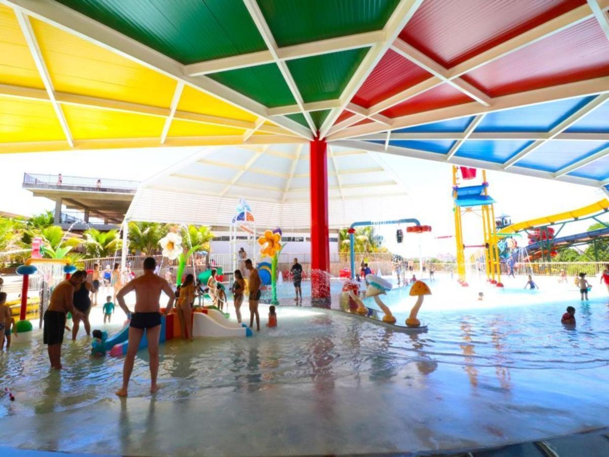 Caldas Novas Imperio Romano Com 1 Dia No Acqua Park エクステリア 写真